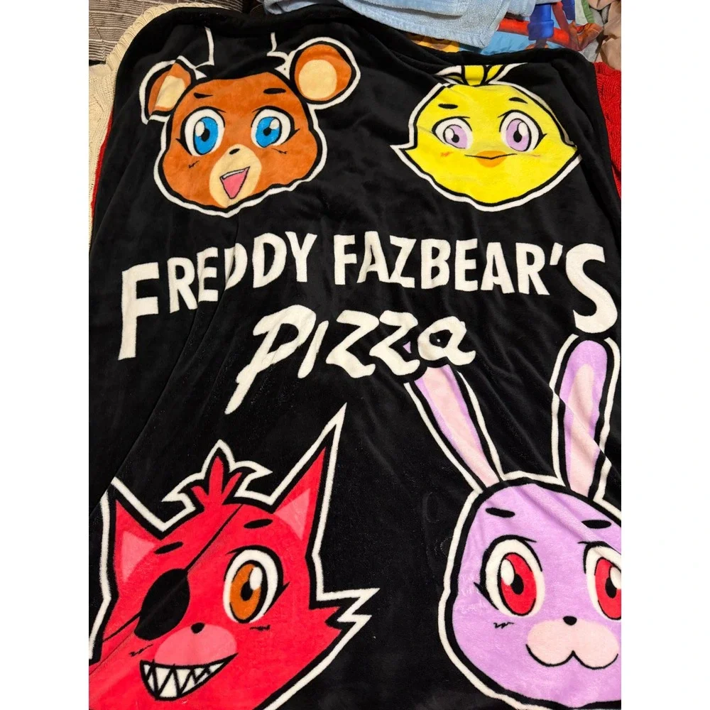 Five Nights at Freddys Pizza Fleece Throw Blanket Bonnie Foxy Chica Freddy FNAF